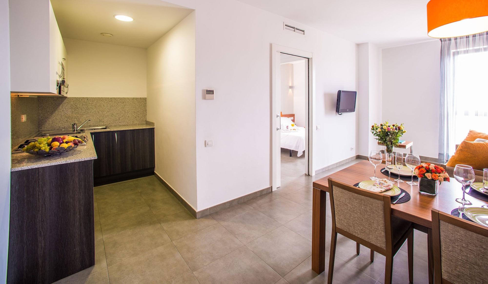 Ona Living Barcelona Aparthotel L'Hospitalet de Llobregat Bagian luar foto