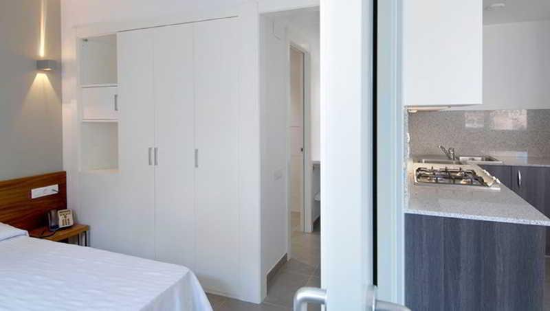 Ona Living Barcelona Aparthotel L'Hospitalet de Llobregat Bagian luar foto