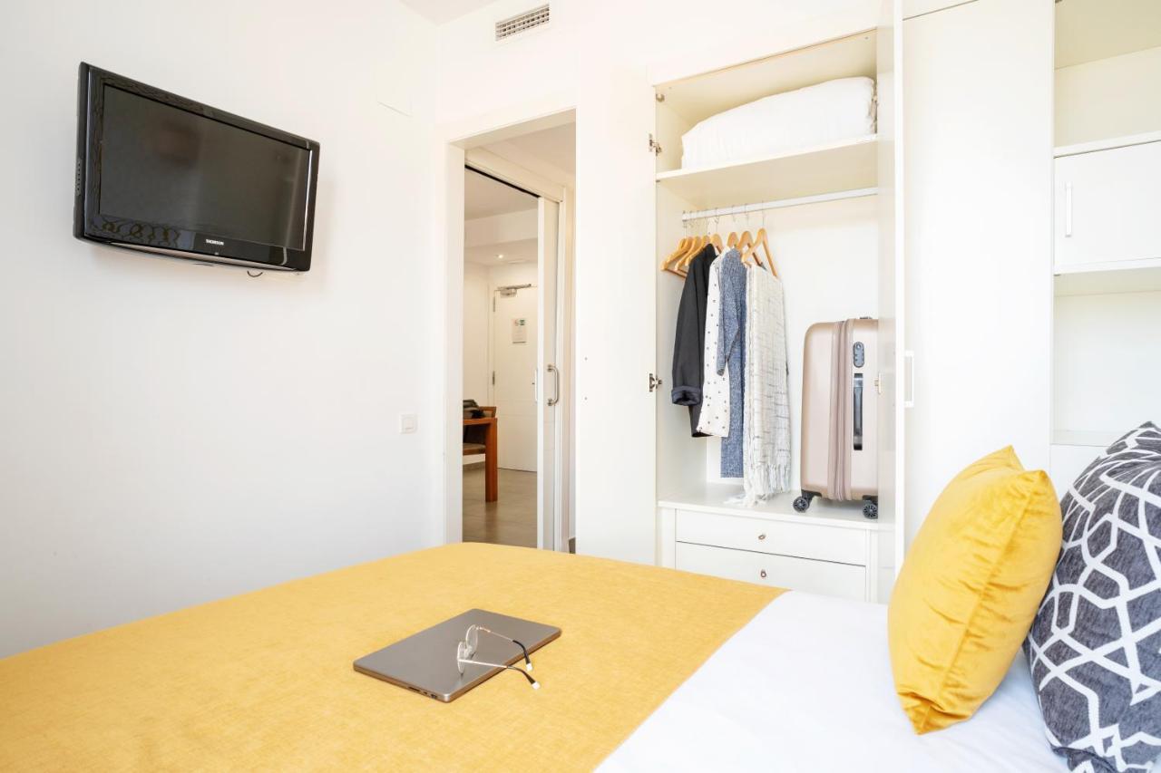 Ona Living Barcelona Aparthotel L'Hospitalet de Llobregat Bagian luar foto