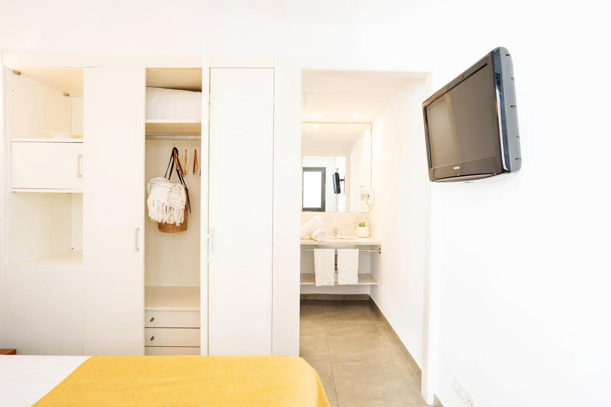 Ona Living Barcelona Aparthotel L'Hospitalet de Llobregat Bagian luar foto