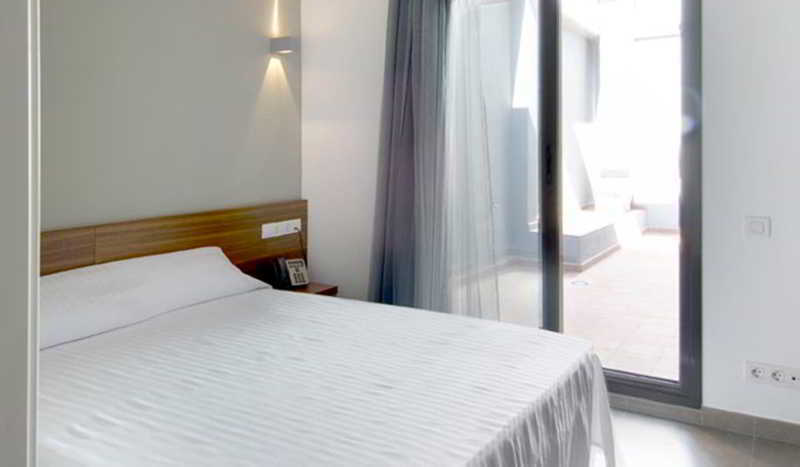 Ona Living Barcelona Aparthotel L'Hospitalet de Llobregat Bagian luar foto